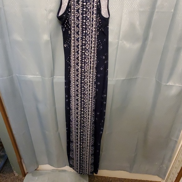 Dress - Picture 5 of 5